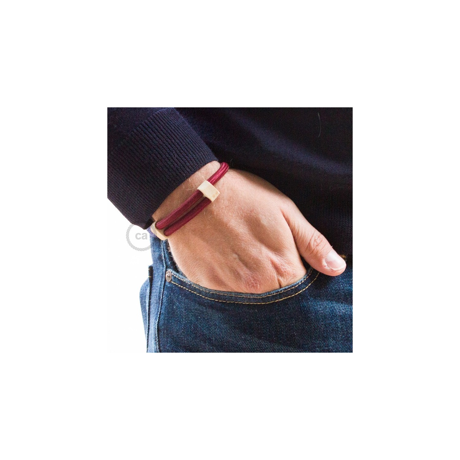 Creative-Bracelet in Rayon solid color Bordeaux RM19. Wood sliding fastening. Made in Italy.
