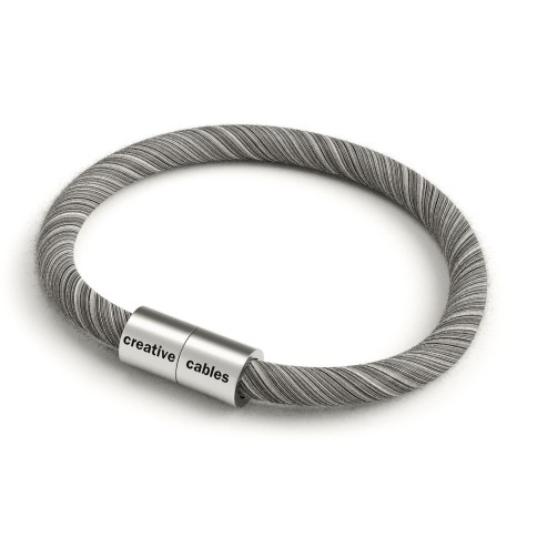 Bracelet with Matt silver magnetic clasp and ERC37 cable