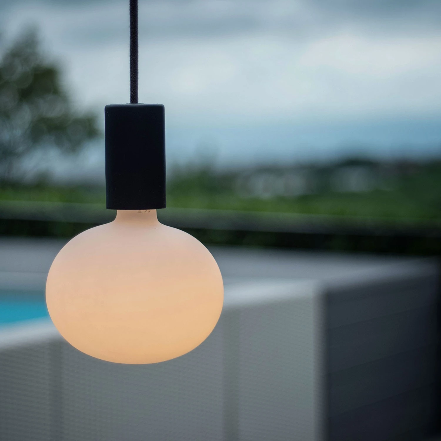 EIVA ELEGANT Outdoor pendant lamp with 1,5 mt textile cable, silicone ceiling rose and lamp holder IP65 water resistant