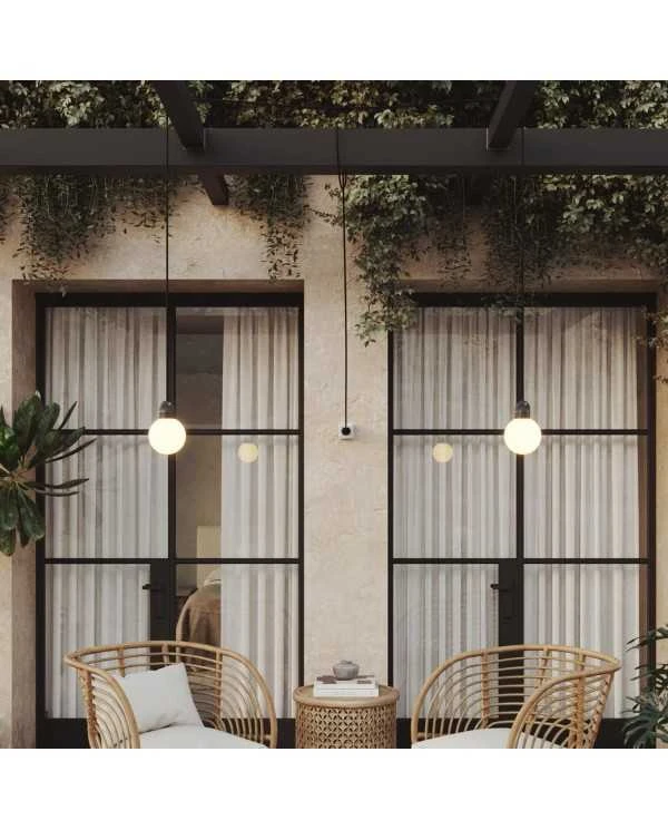 EIVA IP65 2-fall plug-in outdoor lamp with UK plug and unbreakable Unbreak-a-Ball shades