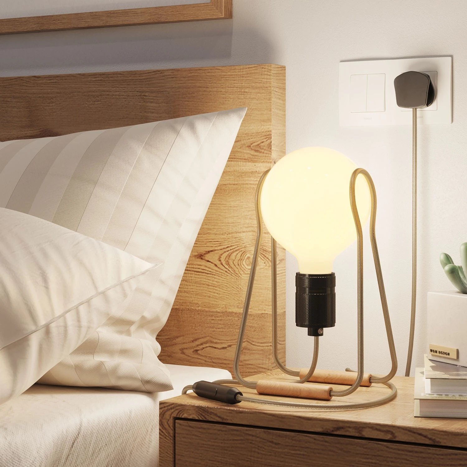 Taché Elegant, table lamp complete with a fabric cable, switch and UK plug