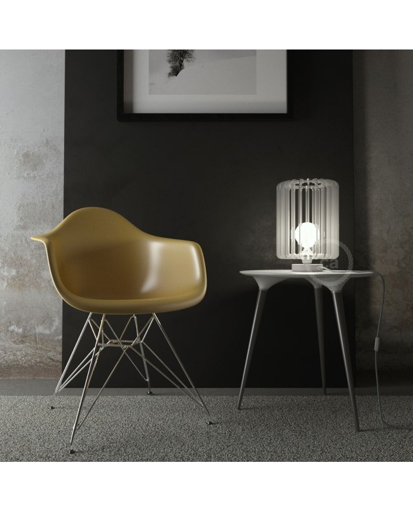 Posaluce, the white metal table lamp for lampshade, with textile cable, in-line switch and english plug