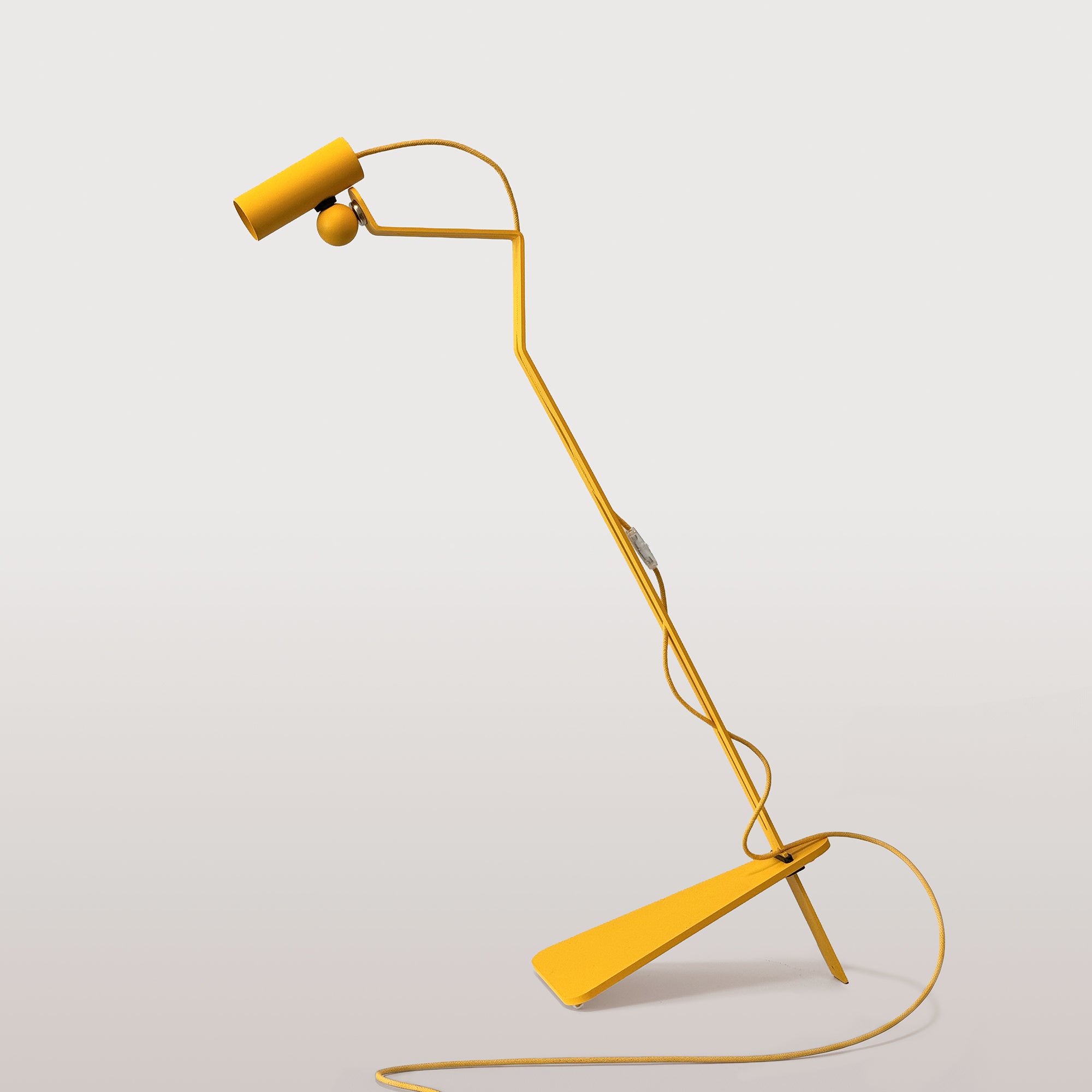 Adjustable floor lamp with adjustable magnetic Spotlight and UK Plug - Mario Tubo - Yellow