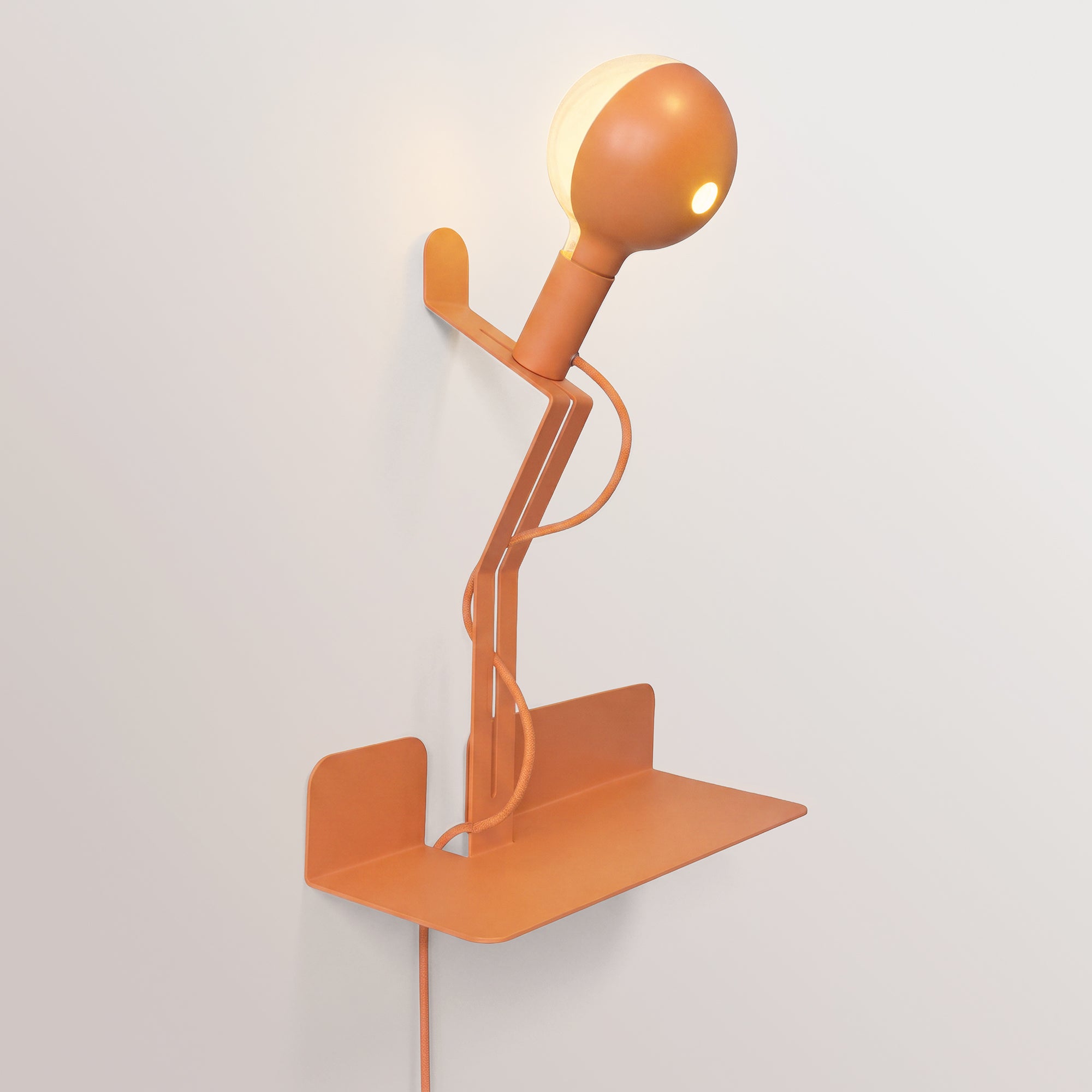 Lampada da parete con mensola, lampadina LED G125 verniciata e spina UK - Murio Talia - Arancione
