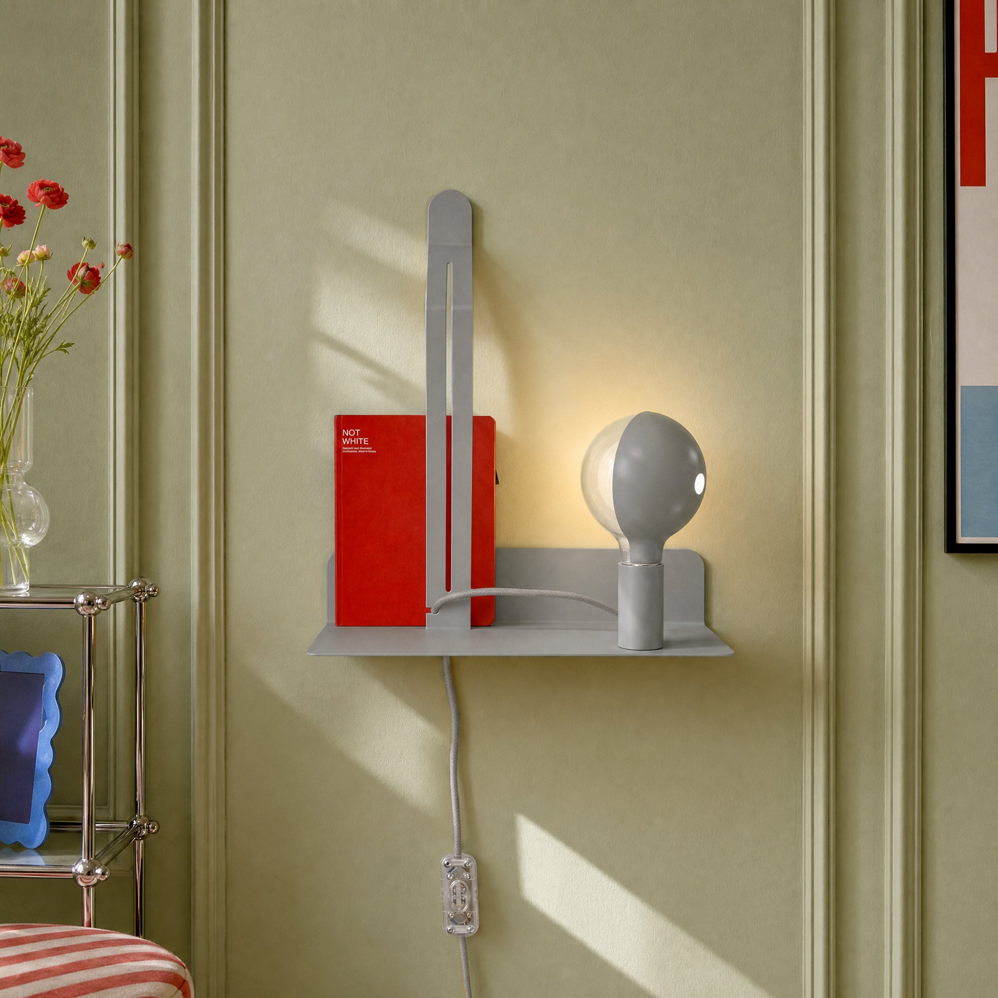 Wall lamp with shelf, painted LED G125 Light bulb and UK Plug - Murio Talia - Grey