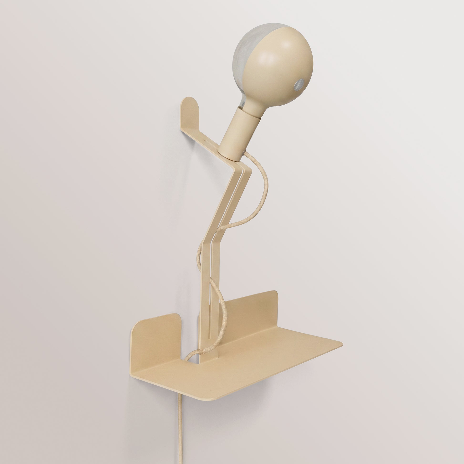 Lampada da parete con mensola, lampadina LED G125 verniciata e spina UK - Murio Talia - Panna