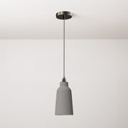 Lampada a sospensione completa di cavo tessile, paralume Bottiglia in ceramica e finiture in metallo - Effetto cemento