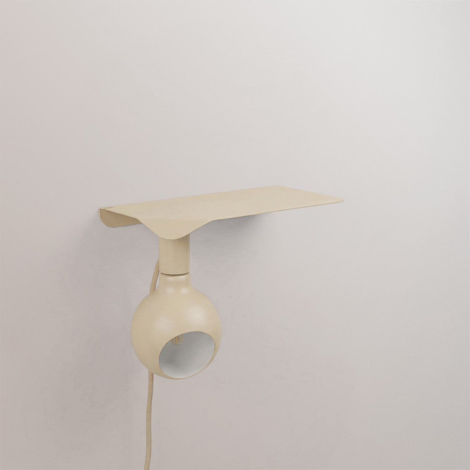 Combo Camo - Lampada con mensola e spina UK - Panna - Creative Cables