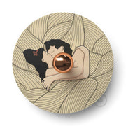 Fermaluce Romantic con paralume UFO in legno double-face illustrato da Carolina Zuniga