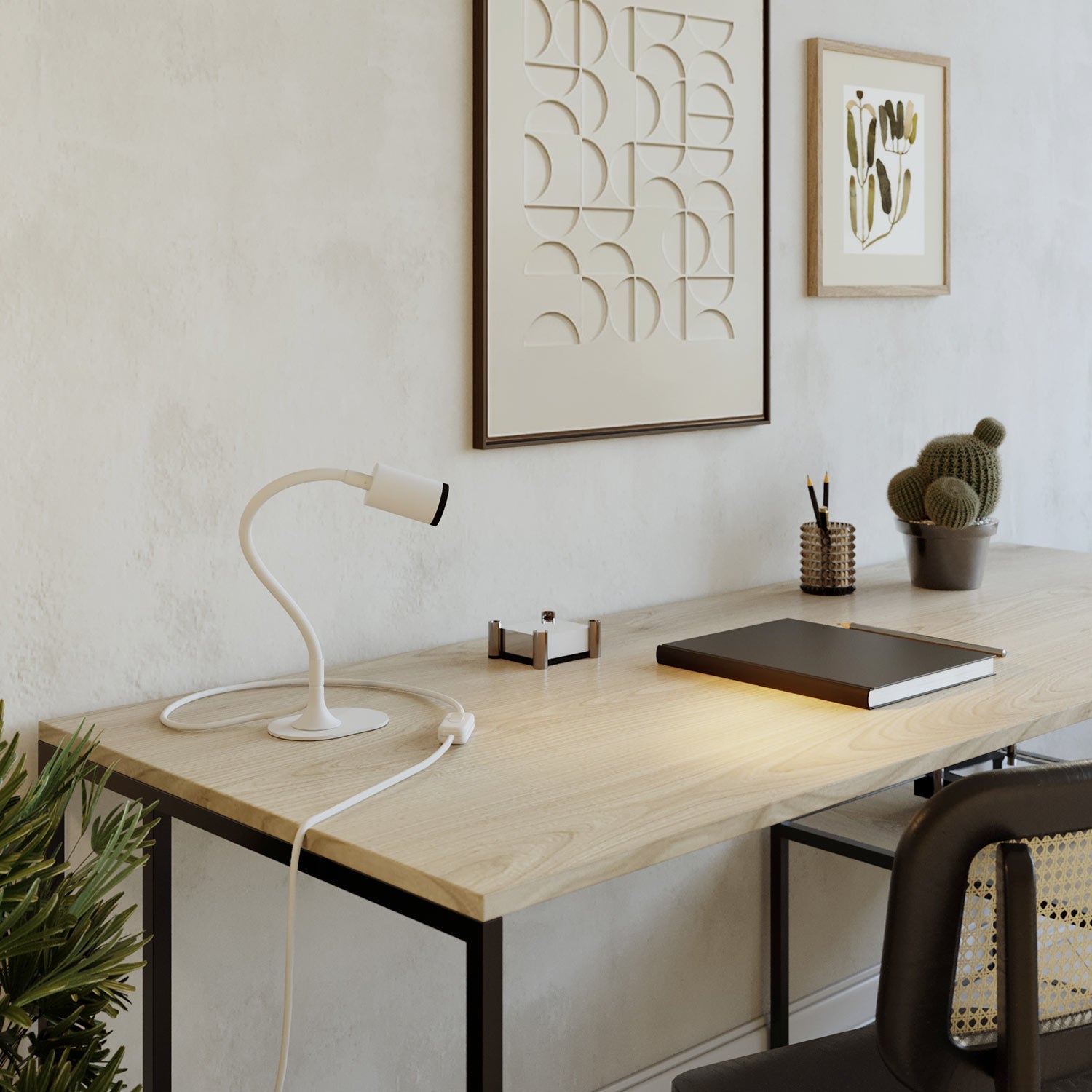 Lampada da scrivania MAG-Y con Flex, base metallica ovale, luce spot e spina UK - Bianco opaco