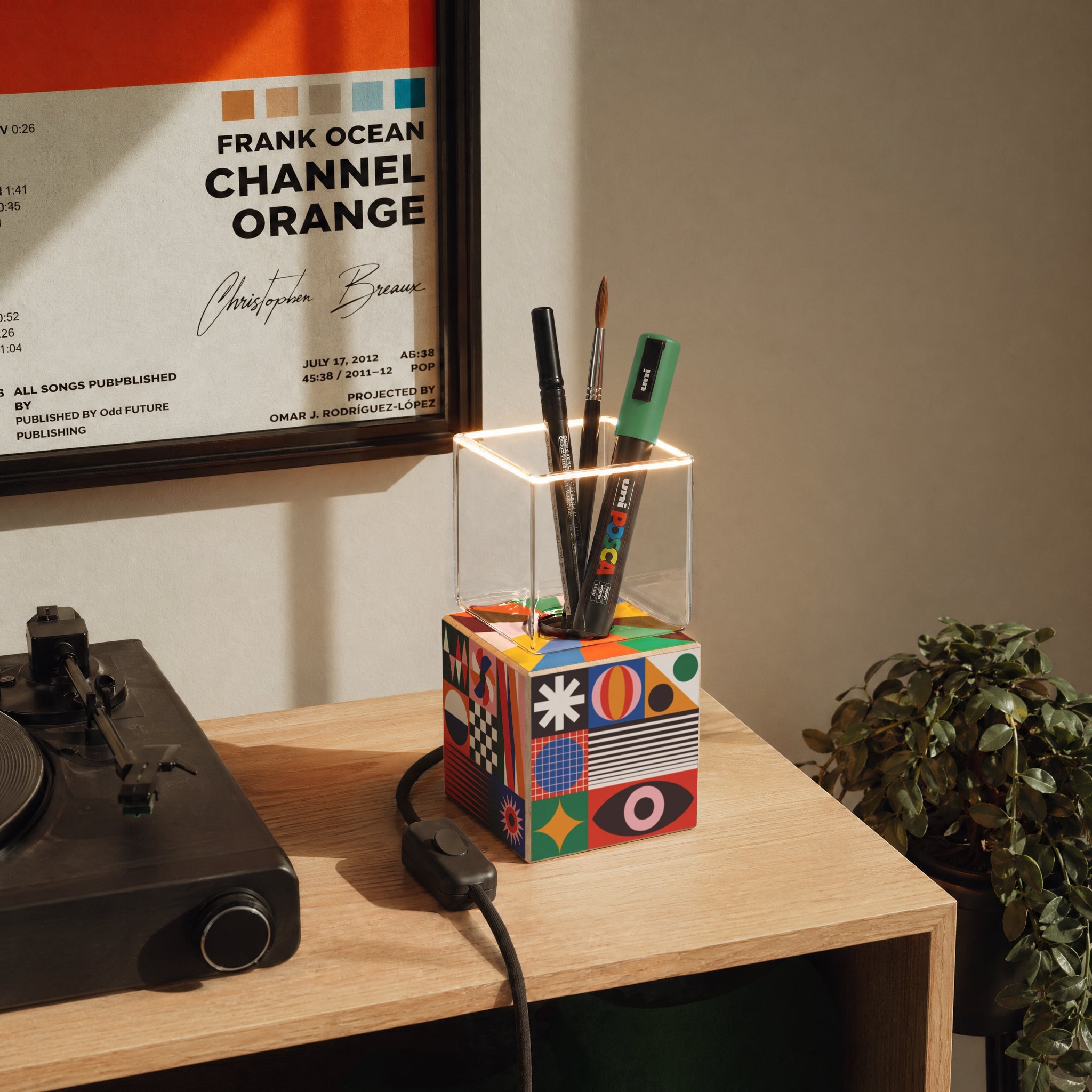 Lampada da tavolo Cubetto con spina inglese e lampadina Ghost - PosterLad - Creative Cables